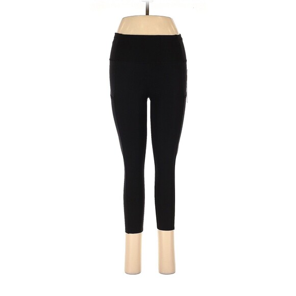 lululemon athletica Pants - LULULEMON ATHLETICA Solid Black F & F Crop 19" *Cool Leggings - US 4